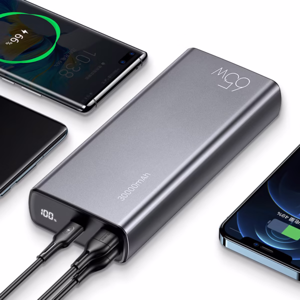 پاوربانک یوسمز مدل CD185 با ظرفیت 30000 میلی‌آمپر و توان 65 وات، مجهز به سه پورت خروجی و شارژ سریع PD و QC. همراه با کابل تایپ‌سی 100 وات و نمایشگر دیجیتال.