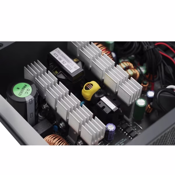 منبع تغذیه دیپ کول PL750D با توان ۷۵۰ وات، استاندارد 80 PLUS Bronze، حفاظت‌های پیشرفته و فن با عمر طولانی مناسب سیستم‌های گیمینگ و حرفه‌ای.