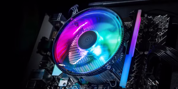 خنک‌کننده پردازنده کولر مستر مدل i70C RGB با نورپردازی ARGB، صدای کم و عملکرد قدرتمند، انتخابی عالی برای سیستم‌های مبتنی بر سوکت LGA1700 است.