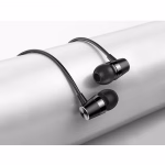  هدفون یوسمز SJ475 با طراحی داخل‌گوشی، درایور 10 میلی‌متری، میکروفون، کابل 1.2 متری، جک 3.5 میلی‌متری و بدنه آلومینیومی؛ مناسب موسیقی و مکالمه.