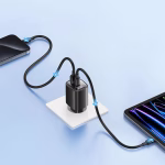 شارژر دیواری یوسمز CC229 با توان 30 وات، فناوری GaN، دو پورت USB-A و USB-C، پشتیبانی از PD و QC 3.0 و نمایشگر دیجیتال، مناسب شارژ سریع گوشی و تبلت.
